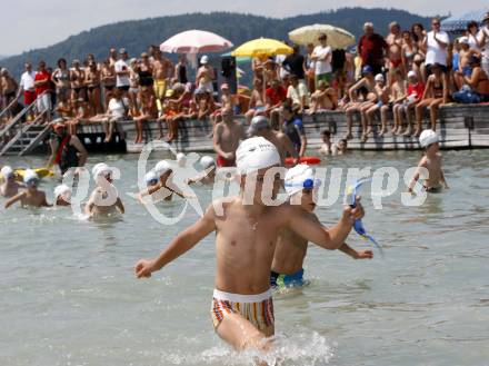 Triathlon. Ironkids. Schwimmen, Laufen. Klagenfurt, am 12.7.2008.
Foto: Kuess




---
pressefotos, pressefotografie, kuess, qs, qspictures, sport, bild, bilder, bilddatenbank