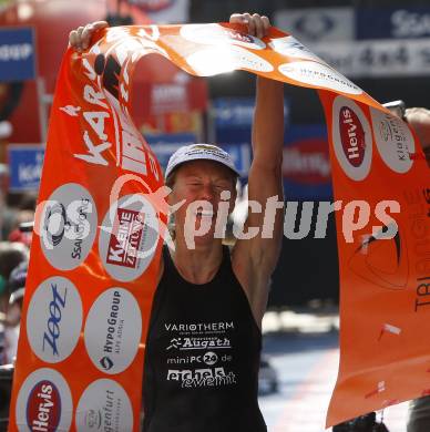 Ironman Austria. Schwimmen, Radfahren, Laufen. Siegerin Sandra Wallenhorst (GER). Klagenfurt, am 13.7.2008.
Copyright Kuess

---
pressefotos, pressefotografie, kuess, qs, qspictures, sport, bild, bilder, bilddatenbank