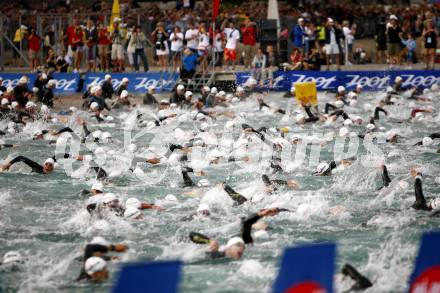 Ironman Austria. Schwimmen, Radfahren, Laufen. Start. Klagenfurt, am 13.7.2008.
Copyright Kuess

---
pressefotos, pressefotografie, kuess, qs, qspictures, sport, bild, bilder, bilddatenbank