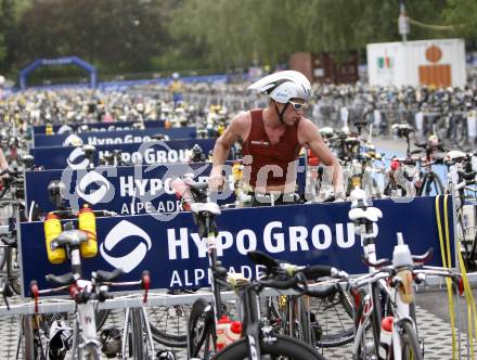 Ironman Austria. Schwimmen, Radfahren, Laufen. Brad Storm (RSA). Klagenfurt, am 13.7.2008.
Copyright Kuess

---
pressefotos, pressefotografie, kuess, qs, qspictures, sport, bild, bilder, bilddatenbank