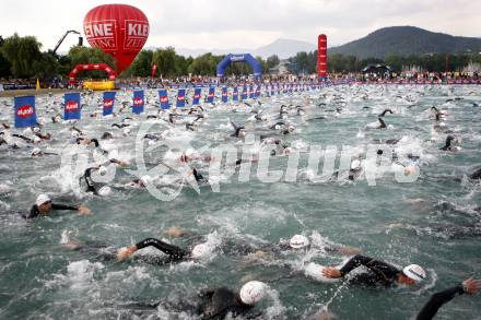 Ironman Austria. Schwimmen, Radfahren, Laufen. Start. Klagenfurt, am 13.7.2008.
Copyright Kuess

---
pressefotos, pressefotografie, kuess, qs, qspictures, sport, bild, bilder, bilddatenbank