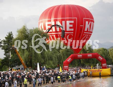 Ironman Austria. Schwimmen, Radfahren, Laufen. Start. Klagenfurt, am 13.7.2008.
Copyright Kuess

---
pressefotos, pressefotografie, kuess, qs, qspictures, sport, bild, bilder, bilddatenbank