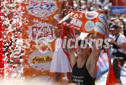 Ironman Austria. Schwimmen, Radfahren, Laufen. Siegerin Sandra Wallenhorst (GER). Klagenfurt, am 13.7.2008.
Copyright Kuess

---
pressefotos, pressefotografie, kuess, qs, qspictures, sport, bild, bilder, bilddatenbank