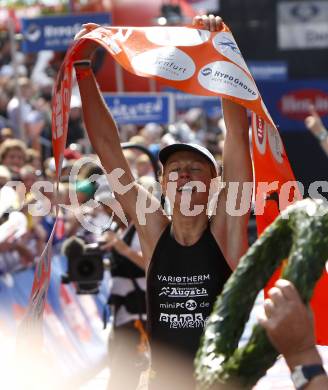 Ironman Austria. Schwimmen, Radfahren, Laufen. Siegerin Sandra Wallenhorst (GER). Klagenfurt, am 13.7.2008.
Copyright Kuess

---
pressefotos, pressefotografie, kuess, qs, qspictures, sport, bild, bilder, bilddatenbank