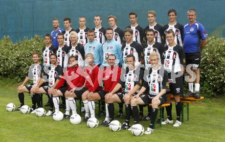 Fussball. WAC/St. Andrae. Gernot Rainer, Juergen Saler, Co-Trainer Gerald Baumgartner, Trainer Hrstic Peter, Tormanntrainer Obex Christof, Hannes Jochum, Raphael Groinig. 2. Reihe v.l.: Gernot Messner, Stefan Stueckler, David Witteveen, Lukas Kohlmaier, Stefan Takats, Zeljko Simic, Bernd Kaintz, Markus Hubmann. 3. Reihe v.l.: Vitaltrainer Pobaschnig Kurt, Aleksandar Stanisavljevic, Stefan Korepp, Markus Schuessler, Mathias Berchtold, Philipp Schenk, Christopher Sauerschnig, Angelo Darmann, ZW Rossmann Anton. St. Andrae, 17.7.2008.
Copyright Kuess

---
pressefotos, pressefotografie, kuess, qs, qspictures, sport, bild, bilder, bilddatenbank