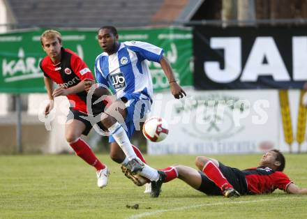 Fussball. Testspiel. Eintrach Frankfurt gegen Wigan Athletic. Faton Toski, Junichi Inamoto (Eintracht), Wilson Palacios (Wigan). Bad Bleiberg, am 22.7.2008
Copyright Kuess

---
pressefotos, pressefotografie, kuess, qs, qspictures, sport, bild, bilder, bilddatenbank