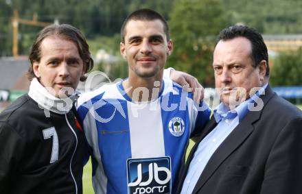 Fussball. Testspiel. Eintrach Frankfurt gegen Wigan Athletic. Armin Somrak, Paul Scharner (Wigan). Bad Bleiberg, am 22.7.2008
Copyright Kuess

---
pressefotos, pressefotografie, kuess, qs, qspictures, sport, bild, bilder, bilddatenbank