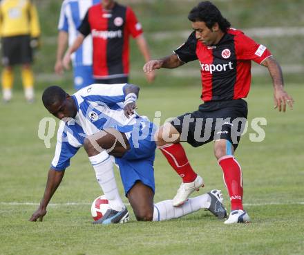 Fussball. Testspiel. Eintrach Frankfurt gegen Wigan Athletic. Mehdi Mahdavikia (Eintracht), Oliver Kapo (Wigan). Bad Bleiberg, am 22.7.2008
Copyright Kuess

---
pressefotos, pressefotografie, kuess, qs, qspictures, sport, bild, bilder, bilddatenbank