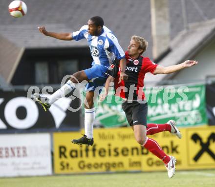 Fussball. Testspiel. Eintrach Frankfurt gegen Wigan Athletic. Marco Russ (Eintracht), Emile Heskey (Wigan). Bad Bleiberg, am 22.7.2008
Copyright Kuess

---
pressefotos, pressefotografie, kuess, qs, qspictures, sport, bild, bilder, bilddatenbank