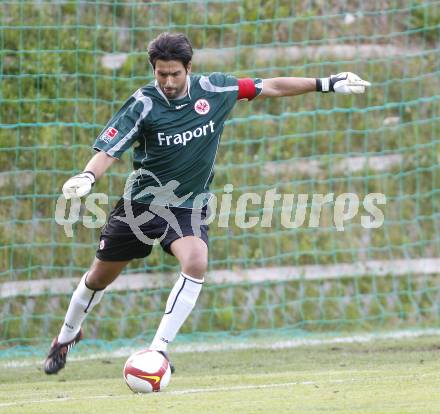 Fussball. Testspiel. Eintrach Frankfurt gegen Wigan Athletic. Oka Nikolov (Eintracht). Bad Bleiberg, am 22.7.2008
Copyright Kuess

---
pressefotos, pressefotografie, kuess, qs, qspictures, sport, bild, bilder, bilddatenbank