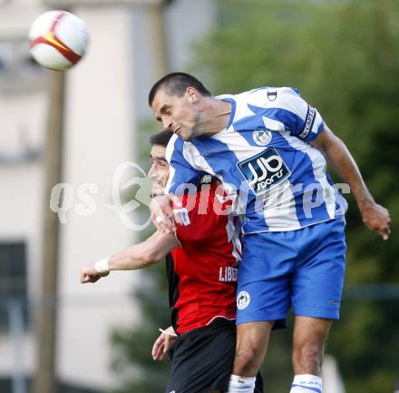 Fussball. Testspiel. Eintrach Frankfurt gegen Wigan Athletic. Nikos Liberopoulos (Eintracht), Paul Scharner (Wigan). Bad Bleiberg, am 22.7.2008
Copyright Kuess

---
pressefotos, pressefotografie, kuess, qs, qspictures, sport, bild, bilder, bilddatenbank