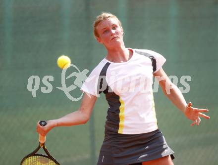 Tennis. Oesterreichische Meisterschaft. Tina Schiechtl. Villach, am 26.7.2008
Copyright Kuess

---
pressefotos, pressefotografie, kuess, qs, qspictures, sport, bild, bilder, bilddatenbank