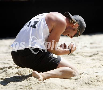 Beach Volleyball. Grand Slam 2008.  Manuel Schnell (AUT). Klagenfurt, 30.7.2008.
Copyright Kuess

---
pressefotos, pressefotografie, kuess, qs, qspictures, sport, bild, bilder, bilddatenbank