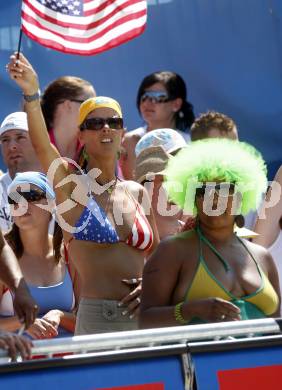 Beachvolleyball. Grand Slam 2008. Fans. Klagenfurt, 3.8.2008.
Copyright Kuess

---
pressefotos, pressefotografie, kuess, qs, qspictures, sport, bild, bilder, bilddatenbank