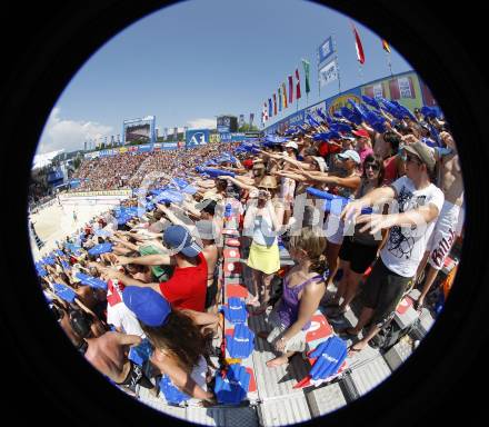 Beachvolleyball. Grand Slam 2008. Fans. Klagenfurt, 1.8.2008.
Copyright Kuess

---
pressefotos, pressefotografie, kuess, qs, qspictures, sport, bild, bilder, bilddatenbank