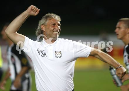 Fussball Regionalliga. WAC/St. Andrae gegen GAK. Jubel Trainer Peter Hrstic (WAC). Wolfsberg, am 1.8.2008.
Foto: Kuess
---
pressefotos, pressefotografie, kuess, qs, qspictures, sport, bild, bilder, bilddatenbank