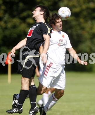 Fussball Kaerntner Liga.ATUS Ferlach gegen SVG Bleiburg. Bernd Kahlbacher (Ferlach), Wolfgang Pitschko (Bleiburg).Ferlach, am 9.8.2008.
Foto: Kuess

---
pressefotos, pressefotografie, kuess, qs, qspictures, sport, bild, bilder, bilddatenbank