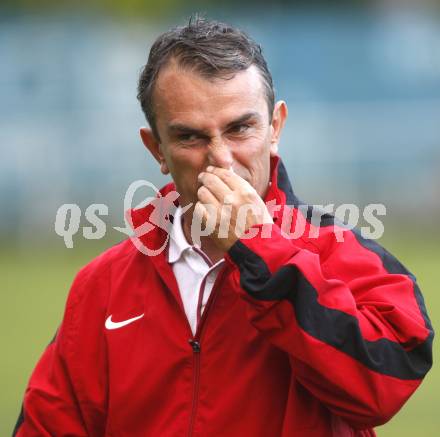 Fussball. Kaerntner Liga. Landskron gegen VSV. Trainer Dragan Kunic (Landskron).  Landskron, am 16.8.2008.
Foto: Kuess
---
pressefotos, pressefotografie, kuess, qs, qspictures, sport, bild, bilder, bilddatenbank