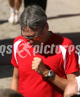 Halbmarathon. Kaernten laeuft. Zieleinlauf. Peter Kaiser. Klagenfurt, 24.8.2008
Copyright Kuess

---
pressefotos, pressefotografie, kuess, qs, qspictures, sport, bild, bilder, bilddatenbank