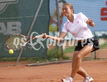 Tennisturnier Poertschach. Carina Paulitsch. Poertschach, am 26.8.2008.
Foto: Kuess
---
pressefotos, pressefotografie, kuess, qs, qspictures, sport, bild, bilder, bilddatenbank