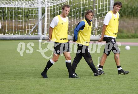 Fussball tipp3 Bundesliga. Training SK Austria Kaernten. Manuel Ortlechner, Trainer Frenkie Schinkels, Sergej Jakirovic. Moosburg, am 26.8.2008.
Foto: Kuess
---
pressefotos, pressefotografie, kuess, qs, qspictures, sport, bild, bilder, bilddatenbank