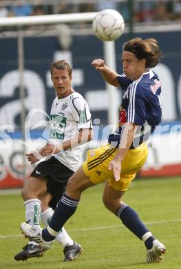 Fussball. Tipp3 Bundesliga. SK Kelag Kaernten gegen Red Bull Salzburg. Riedl Thomas  (Kaernten),  Aufhauser Rene  (Salzburg). Klagenfurt, 31.8.2008
Foto: Kuess

---
pressefotos, pressefotografie, kuess, qs, qspictures, sport, bild, bilder, bilddatenbank