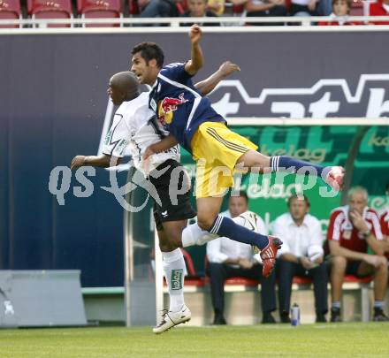 Fussball. Tipp3 Bundesliga. SK Kelag Kaernten gegen Red Bull Salzburg. Da Silva Sandro Jose (Kaernten),  Boussaidi Anis (Salzburg). Klagenfurt, 31.8.2008
Foto: Kuess

---
pressefotos, pressefotografie, kuess, qs, qspictures, sport, bild, bilder, bilddatenbank