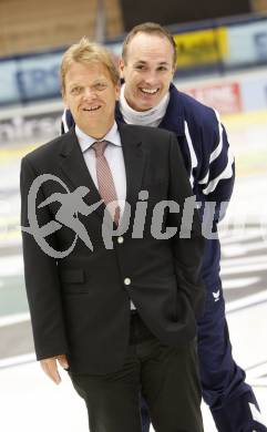 EBEL. Eishockey Bundesliga. Mannschaftsfototermin VSV. Praesident Gilbert Isep, Trainer Larry Huras . Villach, am 2.9.2008.
Foto: Kuess

---
pressefotos, pressefotografie, kuess, qs, qspictures, sport, bild, bilder, bilddatenbank