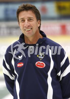 EBEL. Eishockey Bundesliga. Mannschaftsfototermin VSV. Equipment Manager Kruno Sekulic. Villach, am 2.9.2008.
Foto: Kuess

---
pressefotos, pressefotografie, kuess, qs, qspictures, sport, bild, bilder, bilddatenbank