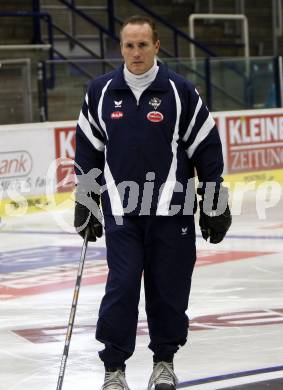 EBEL. Eishockey Bundesliga. Mannschaftsfototermin VSV. Trainer Larry Huras. Villach, am 2.9.2008.
Foto: Kuess

---
pressefotos, pressefotografie, kuess, qs, qspictures, sport, bild, bilder, bilddatenbank