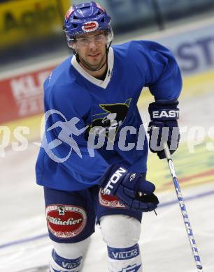 EBEL. Eishockey Bundesliga. Mannschaftsfototermin VSV.  Dan Cavanaugh. Villach, am 2.9.2008.
Foto: Kuess

---
pressefotos, pressefotografie, kuess, qs, qspictures, sport, bild, bilder, bilddatenbank