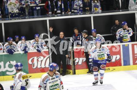 EBEL.  Eishockey Bundesliga. VSV gegen EHC Linz. Spielerbank, Trainer Larry Huras (VSV). Villach, am 21.9.2008.
Foto: Kuess

---
pressefotos, pressefotografie, kuess, qs, qspictures, sport, bild, bilder, bilddatenbank
