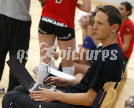 Volleyball. MEVZA. Bundesliga. ATSC Wildcats gegen VK Doprastav Bratislava (SVK). Co-Trainer Luca Tarantini (Wildcats). Klagenfurt, 26.9.2008
Foto: Kuess

---
pressefotos, pressefotografie, kuess, qs, qspictures, sport, bild, bilder, bilddatenbank