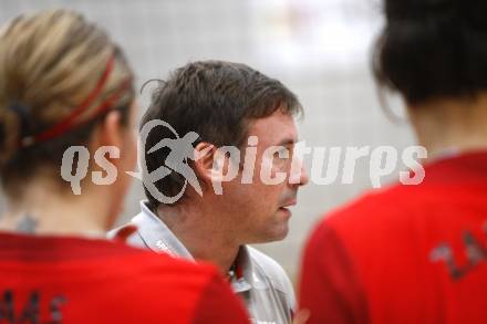 Volleyball. MEVZA. Bundesliga. ATSC Wildcats gegen VK Doprastav Bratislava (SVK). Trainer Helmut Voggenberger (Wildcats). Klagenfurt, 26.9.2008
Foto: Kuess

---
pressefotos, pressefotografie, kuess, qs, qspictures, sport, bild, bilder, bilddatenbank
