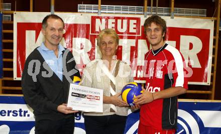Volleyball. Gewinnverlosung. Beppo Huber, Mathilde Werginz, Alexander Huber. Klagenfurt, 27.9.2008.
Foto: Kuess
---
pressefotos, pressefotografie, kuess, qs, qspictures, sport, bild, bilder, bilddatenbank