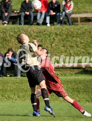 Fussball. Unterliga Ost. DSG Sele/Zell gegen Globasnitz. Ilic Milos (Zell), Kowatsch Peter(Globasnitz). Zell, 28.9.2008.
Foto: Kuess Nadja
---
pressefotos, pressefotografie, kuess, qs, qspictures, sport, bild, bilder, bilddatenbank