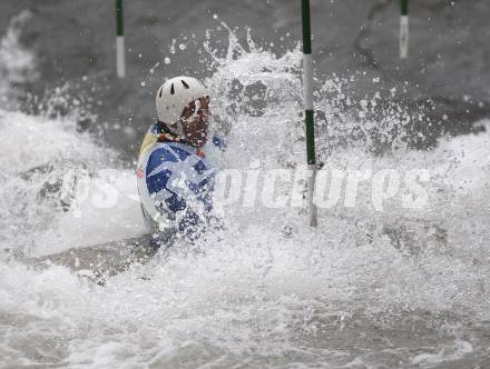 Kaerntner Landesmeisterschaften Wildwasser. Kajak. Norbert Sattler (KV klagenfurt, AUT). Silbermedaillengewiiner bei der Sommerolympiade 1972. Klagenfurt - Gurkerbruecke, 28.9.2008.
Foto: Kuess


---
pressefotos, pressefotografie, kuess, qs, qspictures, sport, bild, bilder, bilddatenbank