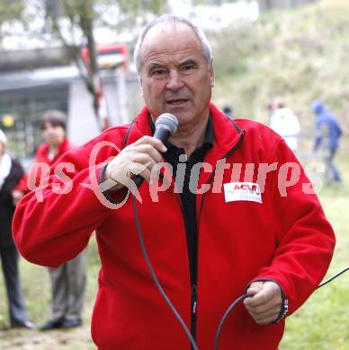 Kaerntner Landesmeisterschaften Wildwasser. Kajak. Obmann Kajakverein Klagenfurt Manfred Pock. Klagenfurt - Gurkerbruecke, 28.9.2008.
Foto: Kuess

---
pressefotos, pressefotografie, kuess, qs, qspictures, sport, bild, bilder, bilddatenbank