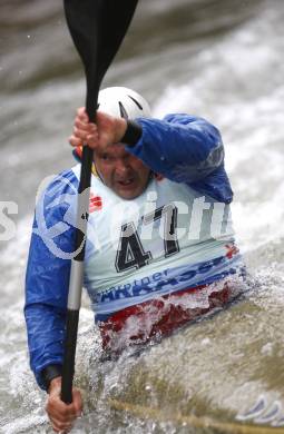 Kaerntner Landesmeisterschaften Wildwasser. Kajak. Norbert Sattler (KV klagenfurt, AUT). Silbermedaillengewiiner bei der Sommerolympiade 1972. Klagenfurt - Gurkerbruecke, 28.9.2008.
Foto: Kuess


---
pressefotos, pressefotografie, kuess, qs, qspictures, sport, bild, bilder, bilddatenbank