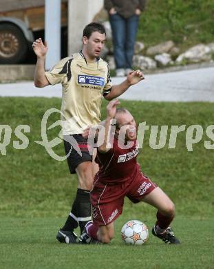 Fussball. Unterliga Ost. DSG Sele/Zell gegen Globasnitz. Oraze Peter (Zell), Berchtold Markus (Globasnitz). Zell, 28.9.2008.
Foto: Kuess Nadja
---
pressefotos, pressefotografie, kuess, qs, qspictures, sport, bild, bilder, bilddatenbank