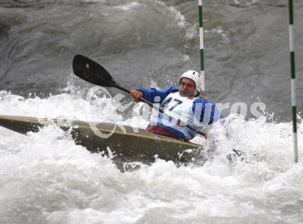 Kaerntner Landesmeisterschaften Wildwasser. Kajak. Norbert Sattler (KV klagenfurt, AUT). Silbermedaillengewiiner bei der Sommerolympiade 1972. Klagenfurt - Gurkerbruecke, 28.9.2008.
Foto: Kuess


---
pressefotos, pressefotografie, kuess, qs, qspictures, sport, bild, bilder, bilddatenbank