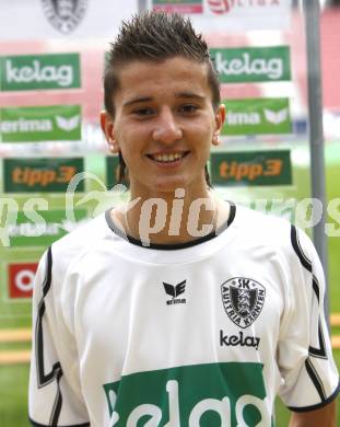 Fussball Bundesliga. SK Austria Kaernten Akademie U19. BNZ. Bundesnachwuchszentrum. Hrvoje Jakovljevic. Klagenfurt, am 16.9.2008.
Foto: Kuess 
---
pressefotos, pressefotografie, kuess, qs, qspictures, sport, bild, bilder, bilddatenbank