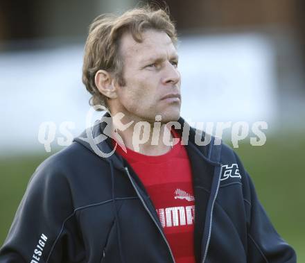 Fussball. Tipp3-Bundesliga. Unterliga Ost. Ludmannsdorf gegen Ruden. Trainer Franz Polanz (Ruden). Ludmannsdorf, am 28.9.2008. 
Foto: Kuess

---
pressefotos, pressefotografie, kuess, qs, qspictures, sport, bild, bilder, bilddatenbank