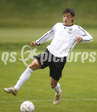 Fussball. Kaerntner Liga. SK Austria Kelag Kärnten 1b gegen FC-WR Nussdorf/Debant A. Ozegovic Elvis (Austria Kaernten). Klagenfurt, 27.9.2008. 
Copyright Kuess

---
pressefotos, pressefotografie, kuess, qs, qspictures, sport, bild, bilder, bilddatenbank