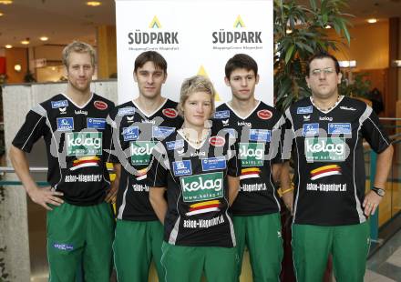 Badminton Bundesliga. ASKOE Kelag Kaernten. Michael Trojan, Vladimir Metodiev Vangelov, Maja Kersnik, Stiliyan Makarski, Peter Kreulitsch. Klagenfurt, 11.10.2008.
Foto: Kuess

---
pressefotos, pressefotografie, kuess, qs, qspictures, sport, bild, bilder, bilddatenbank