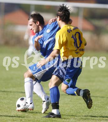 Fussball. Kaerntner Liga. Sittersdorf gegen VSV. Petricevic Marko (Sittersdorf), Weissenberger Philipp (VSV). Sittersdorf, 12.10.2008.
Foto: Kuess
---
pressefotos, pressefotografie, kuess, qs, qspictures, sport, bild, bilder, bilddatenbank