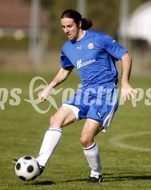 Fussball. Kaerntner Liga. Sittersdorf gegen VSV. Schuri Arno (VSV). Sittersdorf, 12.10.2008.
Foto: Kuess
---
pressefotos, pressefotografie, kuess, qs, qspictures, sport, bild, bilder, bilddatenbank