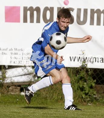 Fussball. Kaerntner Liga. Sittersdorf gegen VSV. Stresch Stefan (VSV). Sittersdorf, 12.10.2008.
Foto: Kuess
---
pressefotos, pressefotografie, kuess, qs, qspictures, sport, bild, bilder, bilddatenbank