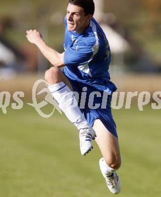 Fussball. Kaerntner Liga. Sittersdorf gegen VSV. Fina Patrick  (VSV). Sittersdorf, 12.10.2008.
Foto: Kuess
---
pressefotos, pressefotografie, kuess, qs, qspictures, sport, bild, bilder, bilddatenbank