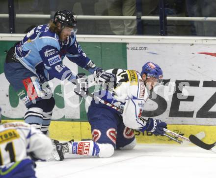 EBEL. Eishockey Bundesliga. VSV gegen Alba Volan. Benjamin Petrik (VSV), Juhamati Yli-Junnila (Alba Volan). Villach, am 12.10.2008.
Foto: Kuess
---
pressefotos, pressefotografie, kuess, qs, qspictures, sport, bild, bilder, bilddatenbank